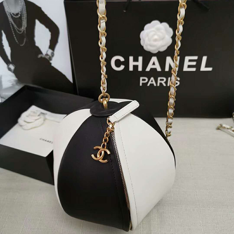 2019 Chanel beach ball handbag