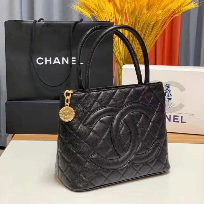 2022 Chanel Vintage tote bag