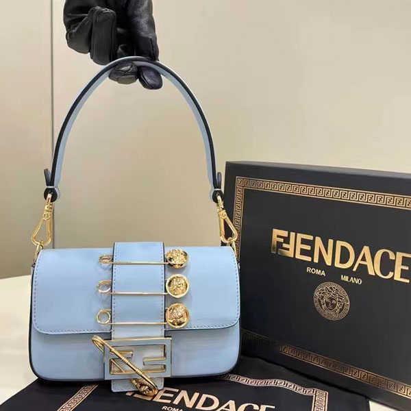 2022 Fendi Brooch mini baguette